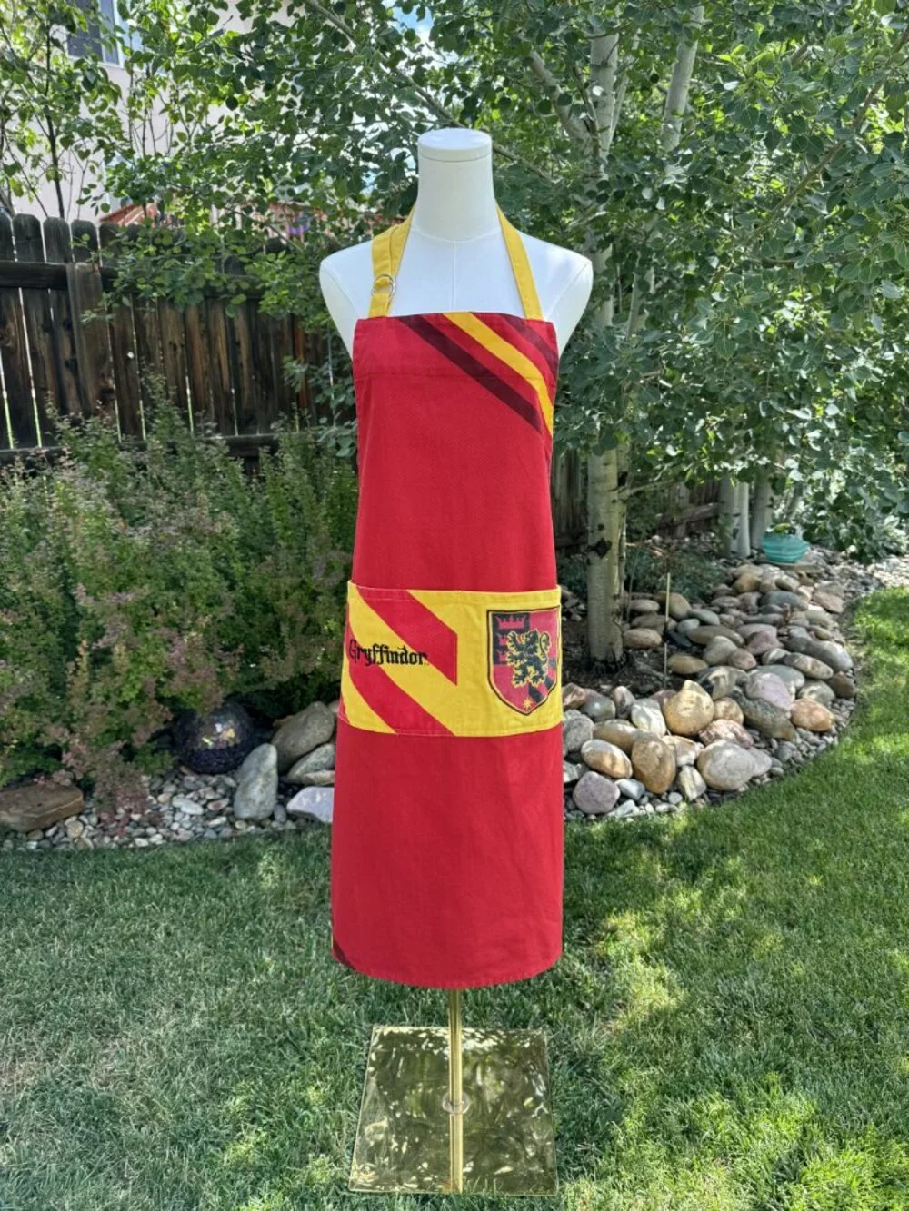 HARRY POTTER x Williams Sonoma Gryffindor Adult Apron